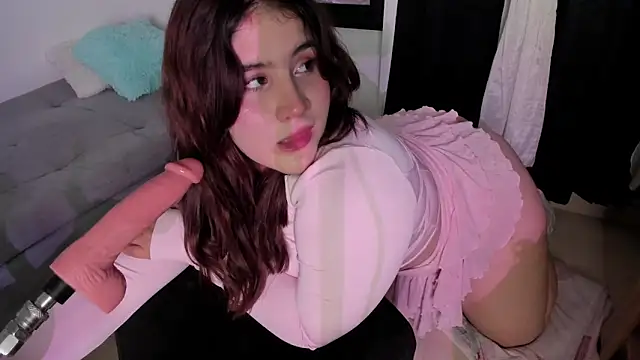 ivy velvet online show from 04/15/26, 01:34