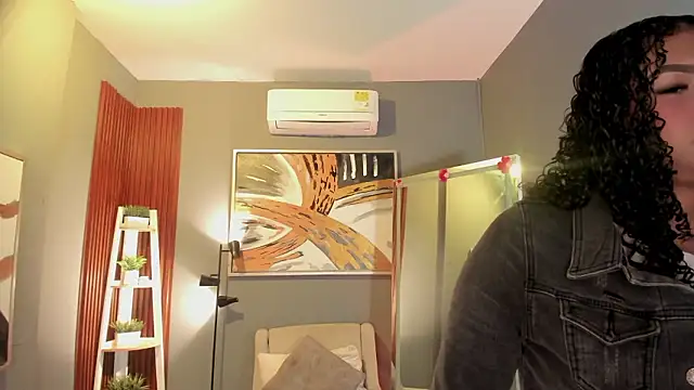 ailann  online show from 03/24/26, 07:30