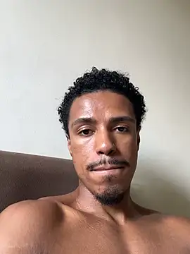 Snapshot of LorenzoBlack27 chatting on 02/28/26, 04:30 LorenzoBlack27 online show from 02/28/26, 04:30