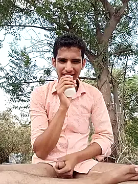 Snapshot of sahilcute1 chatting on 06/16/26, 06:27 sahilcute1 online show from 06/16/26, 06:27