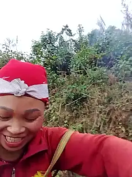 Snapshot of miray- chatting on 01/14/26, 05:24 miray- online show from 01/14/26, 05:24