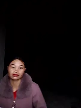 Snapshot of miray- chatting on 01/15/26, 01:32 miray- online show from 01/15/26, 01:32