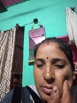 Snapshot of Reena_lodha chatting on 06/14/26, 11:07 Reena lodha online show from 06/14/26, 11:07
