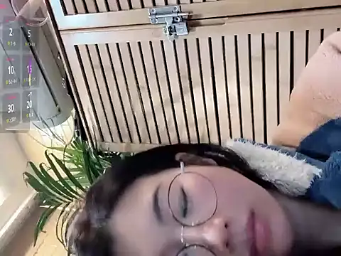 Snapshot of neinei_bao chatting on 01/09/26, 02:47 neinei bao online show from 01/09/26, 02:47