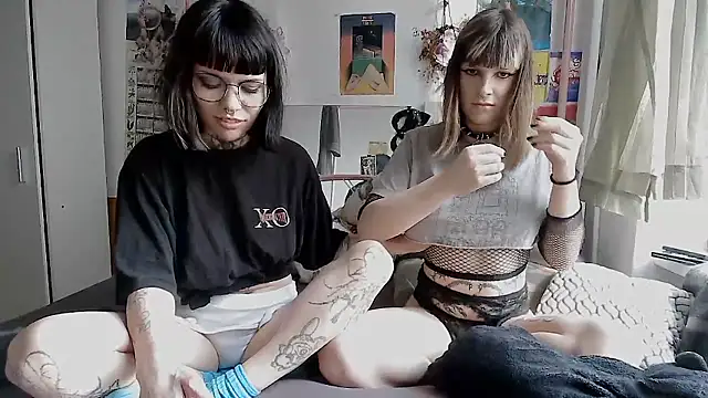 kicianiunia online show from 04/24/26, 01:57