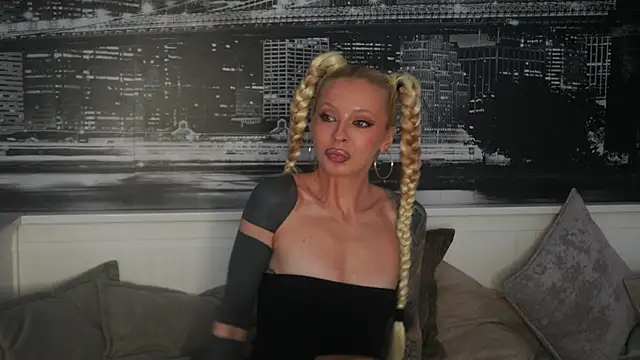 LanaReals online show from 02/15/26, 10:03