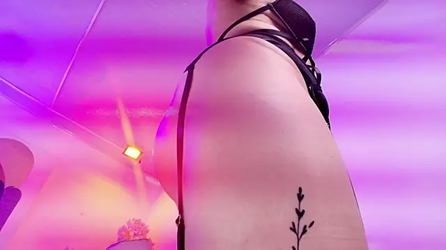 Lilith tayylor online show from 04/11/26, 07:45