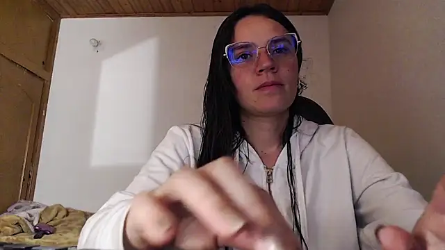Shanel Lozano online show from 06/14/26, 12:52