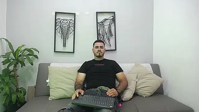 Aronhilton online show from 01/13/26, 07:41