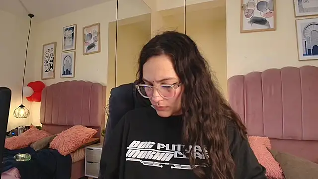 Hanabie  online show from 02/25/26, 03:16