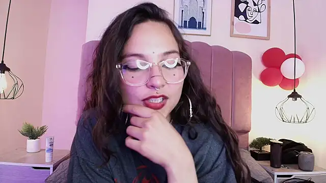 Hanabie  online show from 04/11/26, 07:45