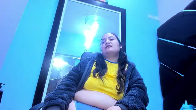 MiaRouss69 online show from 04/30/26, 05:36