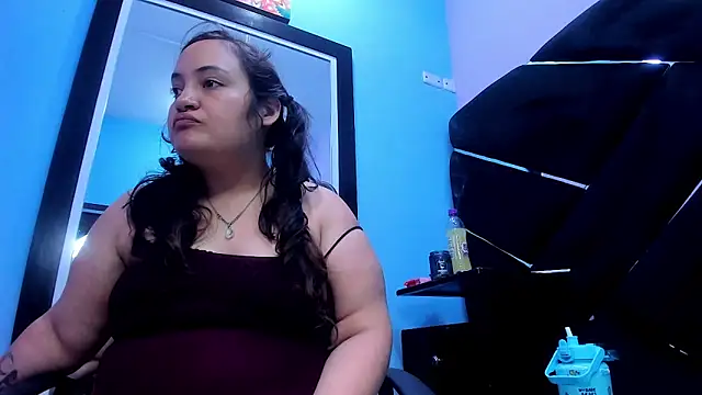 MiaRouss69 online show from 05/06/26, 10:04