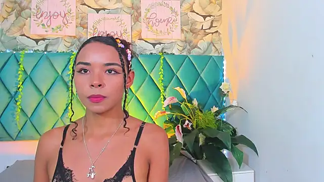 AlexiiaBrown online show from 05/19/26, 02:56