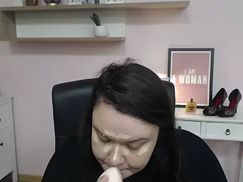 HollyDanceSoul online show from 02/12/26, 05:35