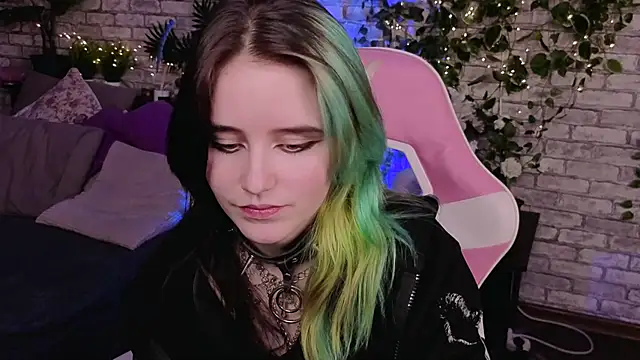 Snapshot of RubyMyst chatting on 02/28/26, 09:05 RubyMyst online show from 02/28/26, 09:05