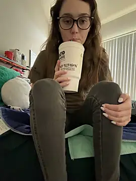 julia4thewin online show from 03/04/26, 09:10