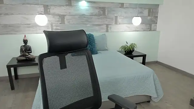 Abriil cutee online show from 03/25/26, 06:03