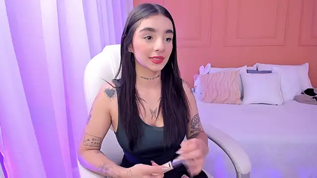 Snapshot of Abriil_cutee chatting on 06/04/26, 02:45 Abriil cutee online show from 06/04/26, 02:45