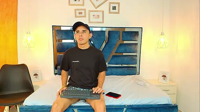 Snapshot of Lian_Brown chatting on 01/14/26, 08:03 Lian Brown online show from 01/14/26, 08:03