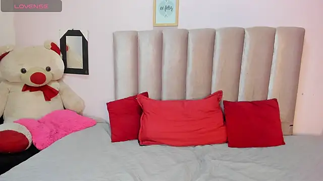 Roger And Ramona online show from 01/11/26, 01:49