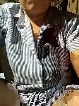 Snapshot of Ginny_2x chatting on 01/12/26, 01:16 Ginny 2x online show from 01/12/26, 01:16