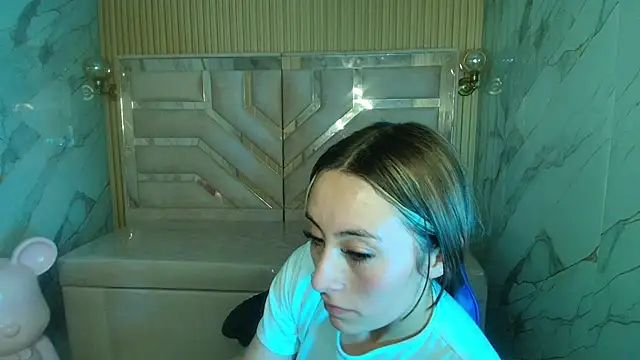 katalina r  online show from 03/06/26, 08:22