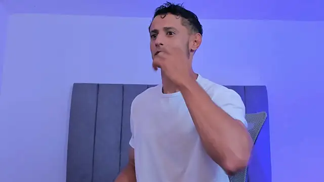 Adonys Lewis  online show from 05/12/26, 05:48
