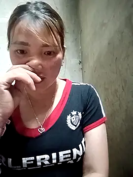 Snapshot of Nunaa2x chatting on 05/04/26, 02:46 Nunaa2x online show from 05/04/26, 02:46