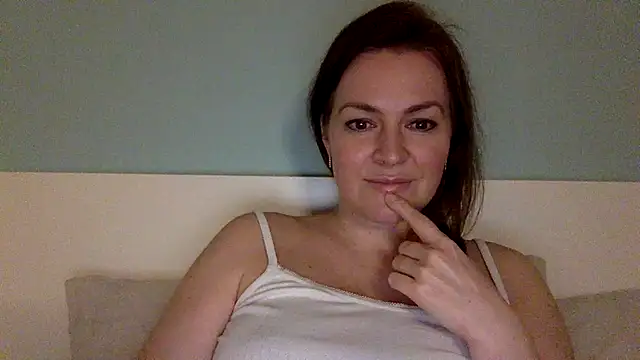 Ivoryne online show from 04/11/26, 09:41