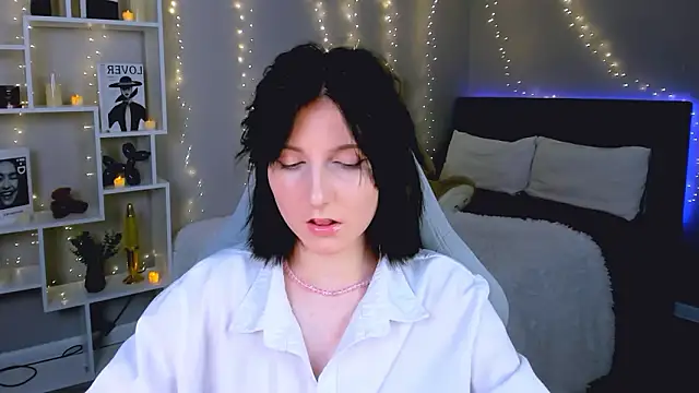 KikaOsterman online show from 02/02/26, 06:50