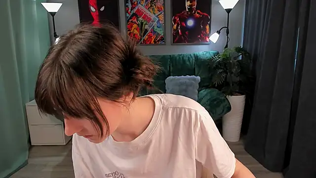 KikaOsterman online show from 04/13/26, 02:11