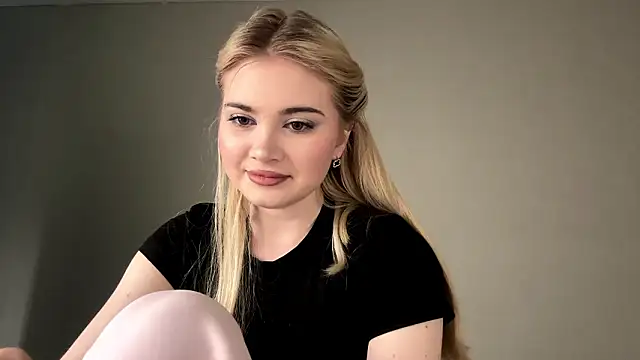 KariJarecke online show from 02/17/26, 01:07