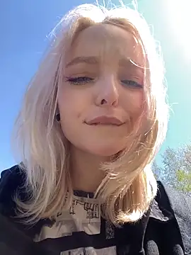 aka Blonde online show from 05/16/26, 05:37