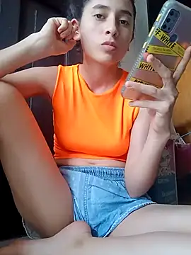 Snapshot of honeyhotgirl19 chatting on 01/12/26, 07:30 honeyhotgirl19 online show from 01/12/26, 07:30