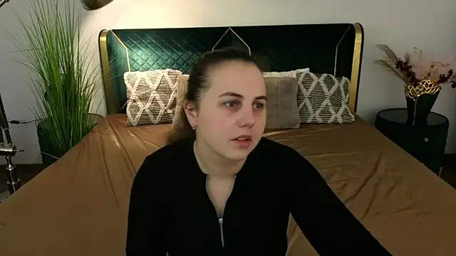 MikaFoxy online show from 04/02/26, 05:05