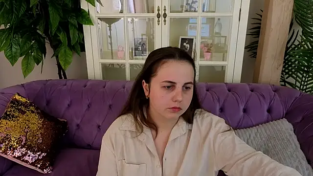 MikaFoxy online show from 04/10/26, 05:45