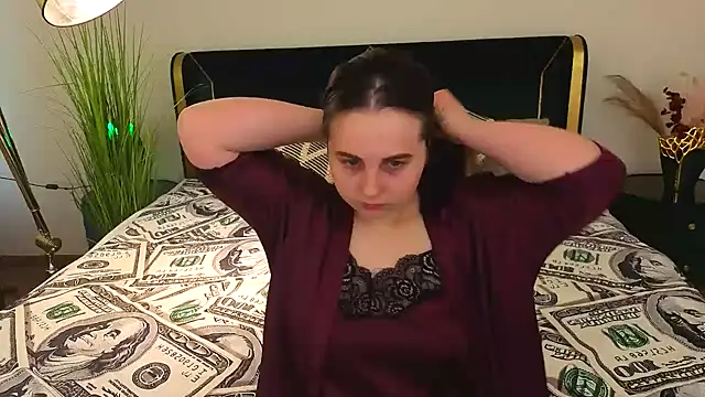 MikaFoxy online show from 04/16/26, 05:52