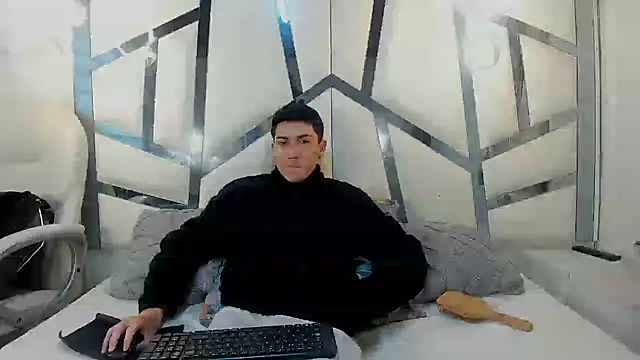 ScarlettAndLucas online show from 02/19/26, 12:34