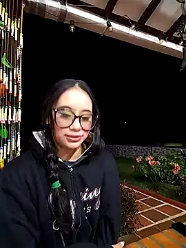 Snapshot of l0lita_emi chatting on 02/14/26, 10:23 l0lita emi online show from 02/14/26, 10:23