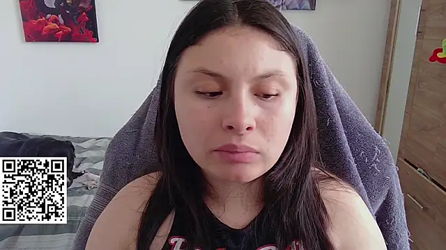 yessica gomez01 online show from 04/16/26, 06:52