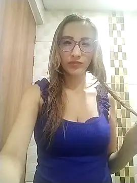 chloe bitelly  online show from 04/11/26, 10:47