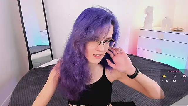 Snapshot of AuraLaunni chatting on 06/20/26, 06:49 AuraLaunni online show from 06/20/26, 06:49