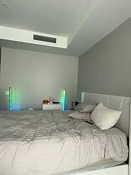 juliasweettits online show from 04/02/26, 10:51