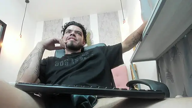 Enzo Turner online show from 01/10/26, 05:42