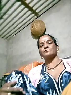 Snapshot of kiiuu_sexe chatting on 02/04/26, 05:46 kiiuu sexe online show from 02/04/26, 05:46