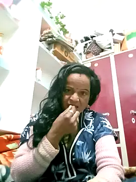 Snapshot of kiiuu_sexe chatting on 02/04/26, 06:03 kiiuu sexe online show from 02/04/26, 06:03