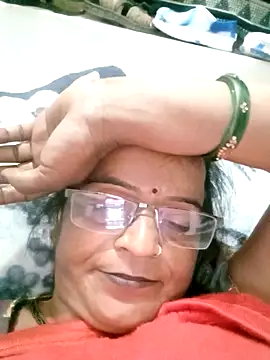 Snapshot of kiiuu_sexe chatting on 02/13/26, 06:59 kiiuu sexe online show from 02/13/26, 06:59