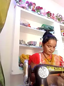 Snapshot of kiiuu_sexe chatting on 03/19/26, 04:16 kiiuu sexe online show from 03/19/26, 04:16