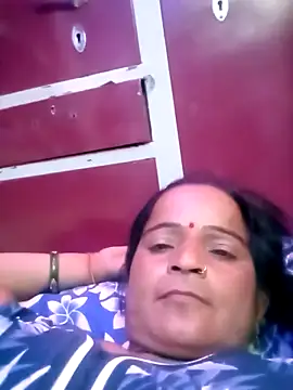 Snapshot of kiiuu_sexe chatting on 03/23/26, 02:32 kiiuu sexe online show from 03/23/26, 02:32